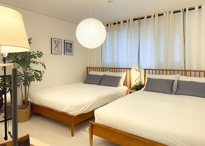 Wannabe Stay, Gangnam 20 Mins, Hongdae 20mins Seoul
